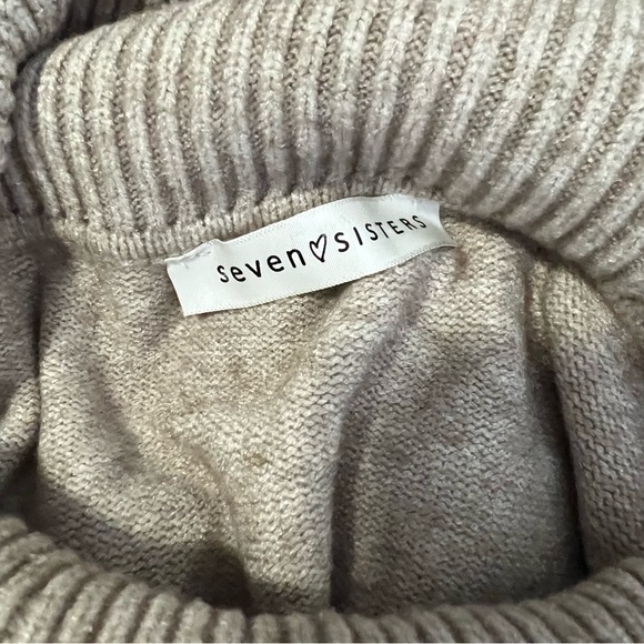 Seven Sister off shoulder sweater - Picture 4 of 5